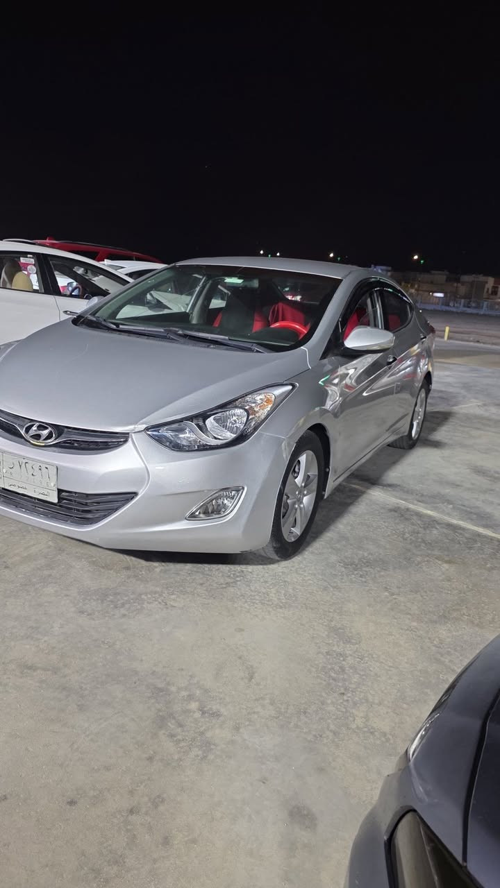 النترا وارد كوري محرك ١٦٠٠ دوش سياره مكفوله من الضربه وتبدل جاهزه من كلشي مابيهه اي نقص محرك وكير وحداده وتبريد شرط الفحص سعر ٨٥ سنويه جديده عنوان بصرة هاتف *********** مديل ١٢
