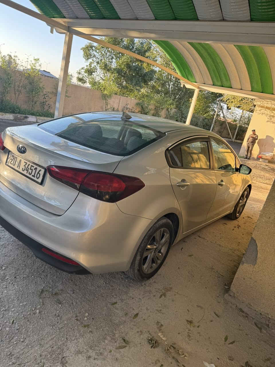 السلام عليكم فورتي مديل 17سياره جديده بدون ضرر كير ومكينه شرط بالكارتون العنوان ديالى بعفويه ***********.   سياره بسمي 128
