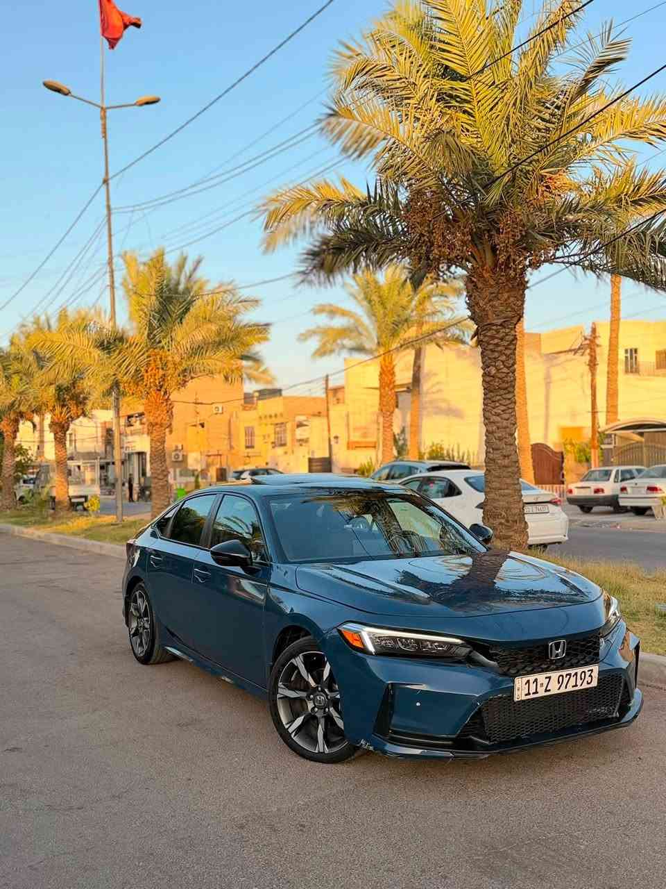 📌 للبيع: هوندا سيفيك تورينج 2025 (Honda Civic Touring) - أعلى فئة Full Option
سيارة بحالة الوكالة شبه جديدة، قمة في النظافة والفخامة والاعتماديه اليابانيه .
🚗 المواصفات الأساسية:
 الموديل: 2025
 الفئة: تورينج (Touring) - أعلى فئة بالكامل
 المسافة المقطوعة (العداد): 21,000 كم (ما يعادل 13,000 ميل فقط)
 المحرك:  2٠0Lقوي واقتصادي جداً
 ناقل الحركة: أوتوماتيك CVT
 اللون الخارج [ ارزق غير محدد (مميز🔥)]
 اللون الداخلي: [ جلد أسود ]
 حالة البودي والميكانيك: بحالة الوكالة مكفولة (شرط الفحص كير ومحرك وشاصي)
✨ أبرز مواصفات فئة التورينج:
 نظام صوتي فاخر من BOSE مع 12 سماعة
 مقاعد جلد مع تحكم كهربائي وتدفئة
 شاشة معلومات ترفيهية تعمل باللمس قياس 9 إنش
 شاشة عدادات ديجيتال بالكامل قياس 10.2 إنش
 دعم لاسلكي لنظامي Apple CarPlay و Android Auto
 شاحن لاسلكي للهواتف الذكية
 فتحة سقف
 حزمة الأمان الذكية Honda Sensing (تحديد المسار، رادار، كبح تلقائي، ومثبت سرعة ذكي)
 حساسات ركن أمامية وخلفية مع كاميرا خلفية
 تشغيل عن بُعد ودخول ذكي بدون مفتاح
📄 الأوراق والترخيص:
 [جاهزة للتحويل فوراً / سنوية سارية]
💰 السعر المطلوب: [170 $] (قابل للتفاوض البسيط)
📍 الموقع: [بغداد / السيدية]
📞 للتواصل والاستفسار: [رقم الهاتف *********** / *********** ]
