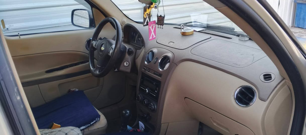 السلام عليكم سيارة شوفرليت hhr موديل 9 رقم بصرة الجديد مكينه گير جديد السعر (60) وبيها مجال تواصل مع هذا الرقم ***********.
