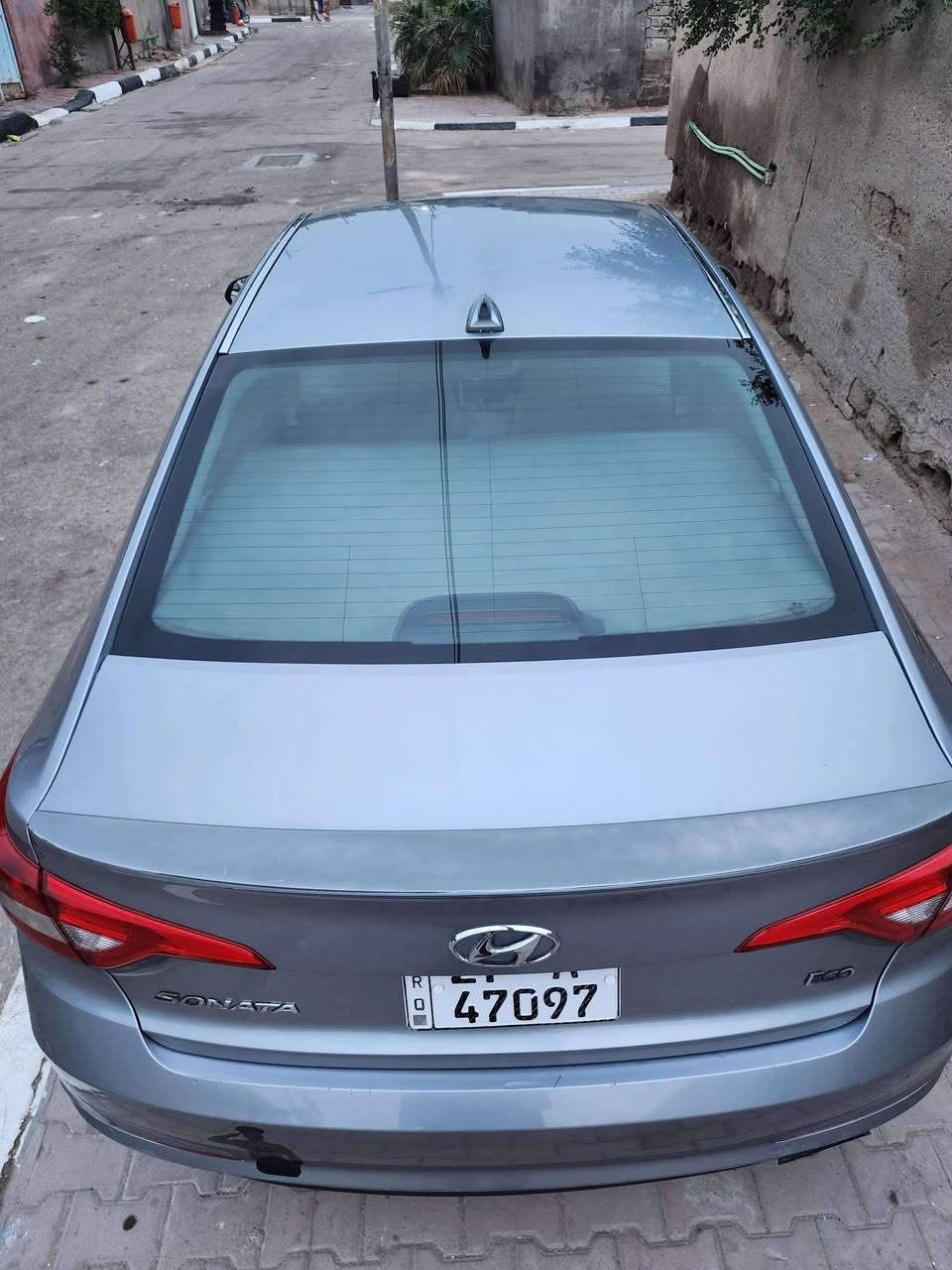 سوناتا موديل 2015وارد امريكي ضرر جاملغ بارد وبنيذ مصبوغ فقط الباقي كفالة  گير ومحرك مكفولات رقم ذي قار نگليزي راعيها بالبصرة حاضر للتحويل مكان السيارة البصرة قضاء القرنة 
السعر 115 الاتصال ***********
