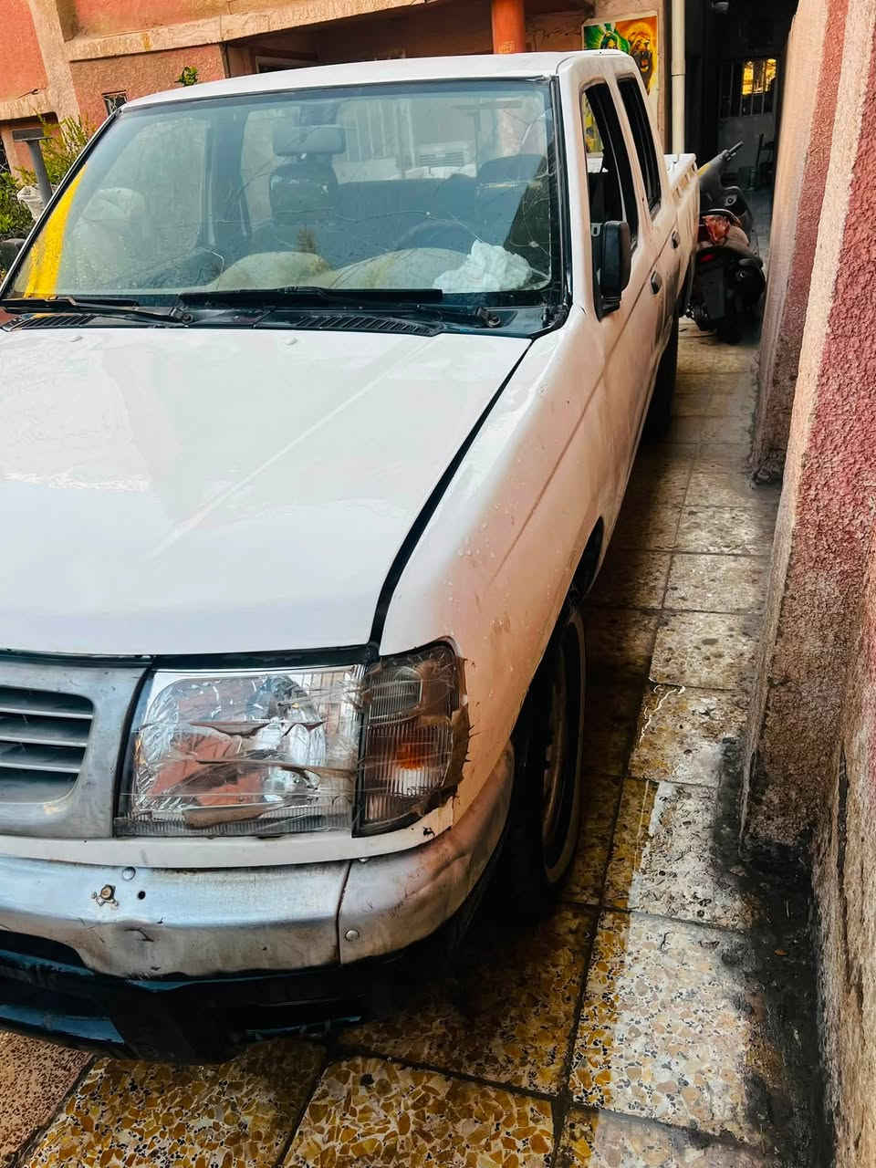 السلام عليكم. 
للبيع نيسان شبوط 2003.  
السيارة مكفولة من التبديل. شاصي محرك كير كفالة 
السيارة صبغ عام. مال وزارة الداخلية. 
السعر 52  وبيهه مجال. 
شرط الترقيم. قرص واصل للمرور. 
مكاني بغداد الشعب 
***********
