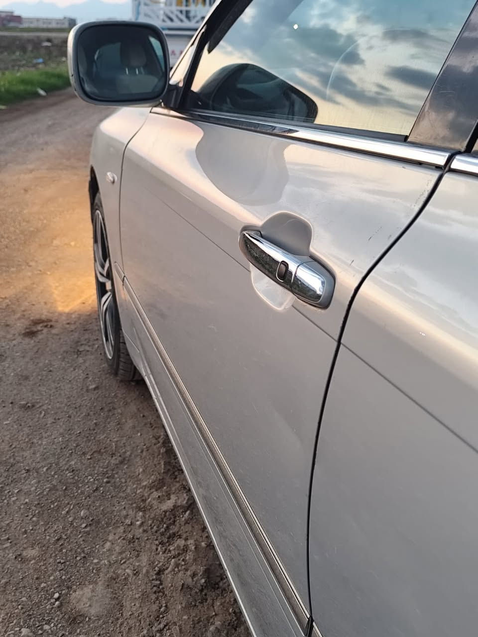سەرتا بە ناوی خوای گەورە
شاهینە 2005
بڕاوە بڕاوە
182گێڕ گەورەی مەکینە گەورە
3دوگمە
4کوشن کارەبا
3پەردە
سلاجە
تەقەو ڕەقی تیا نیە
تازە پۆلیش و حەمام کراوە
یەک دینار مەسرفی تیا نیە
کۆدی ئاسیاشی هەیە
50گەڵاو مەجال
شوین .پیرەمەگروون
ژ.م***********
