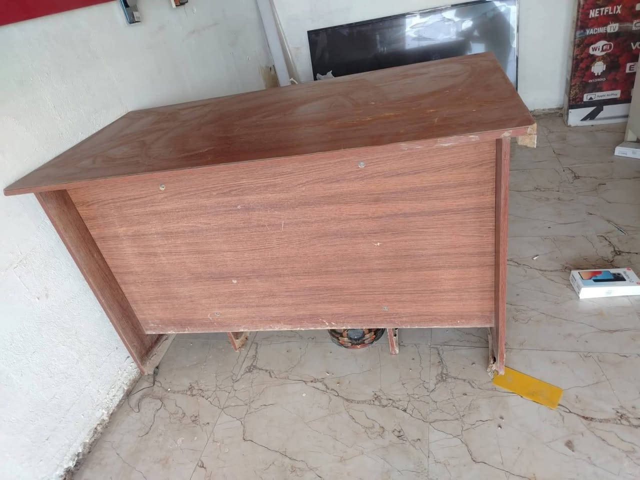 ميز مكتبي نضيف للبيع السعر 40وبيه مجال


**إذا كنت صاحب هذا الإعلان وتريد حذفه لأي سبب، رجاءا أرسل رسالة إلى الدعم الفني**