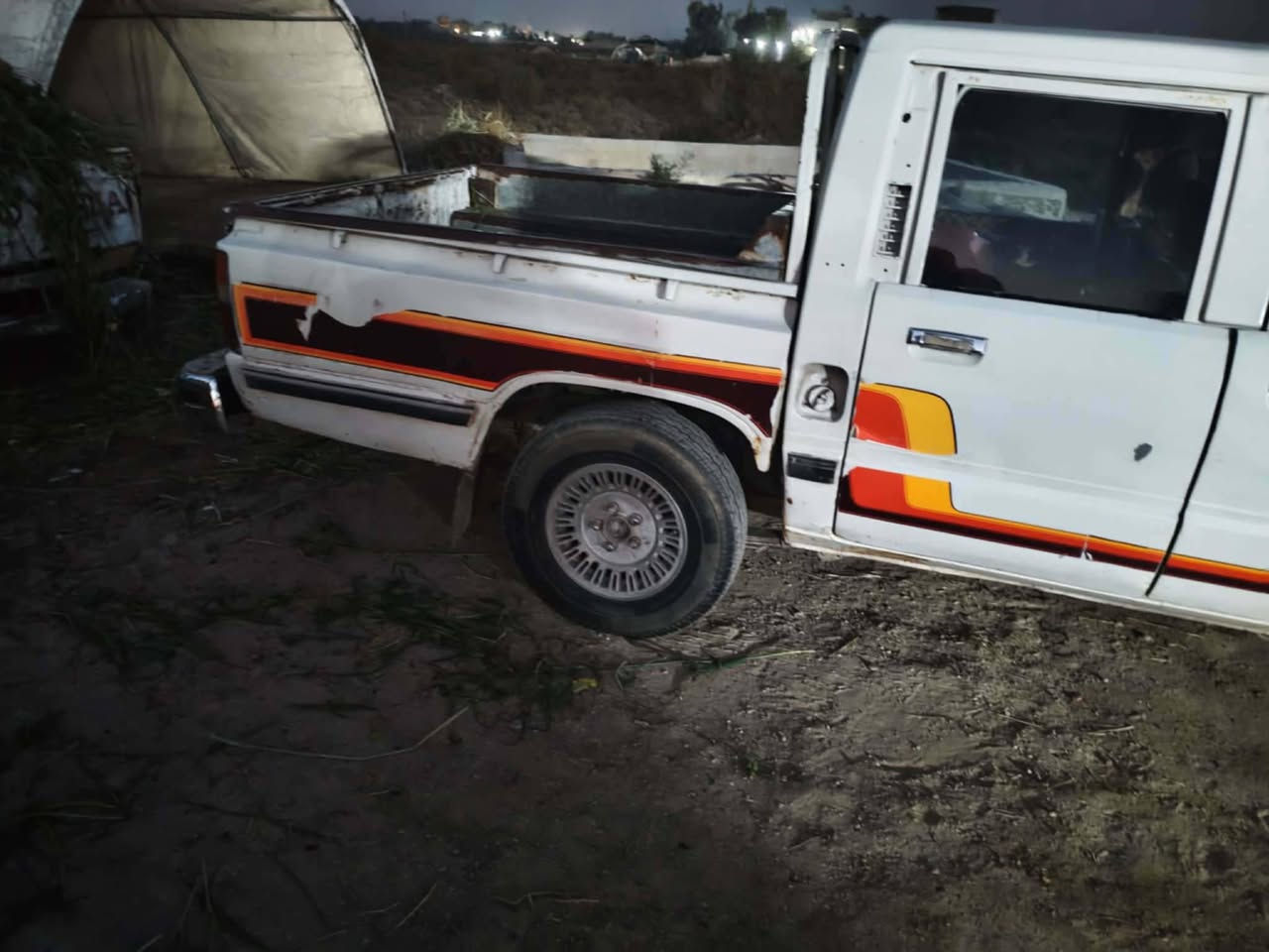 سلام عليكم
بيكم 88 للبيع  مصبوغه عام كهربائيات جديد كله شقاله مكفوله من محرك وكير شرط  كير 5نمر محسن 
مكفوله من اي ضرر  
السعر 45 وبيه مجال الاستفسار عله الرقم ***********
