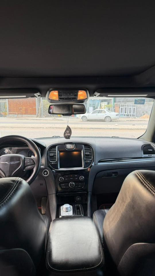 اوباما S بلاك للبيع 
فول مواصفات
مواصفات الS المعروفة 
بانورما 
شفتات 
تشغيل بصما 
السيارة جاهزة من كل شي حدادية ١٠٠٪؜ 
السيارة متواجدة بالبصرة شط العرب تنومة 
بيهة بس بنيد مبدل نفس اللون 
للاستفسار اكثر هاذ الرقم 
‭٠٧٧١ ٢٠٠ ٠١٦٤‬
