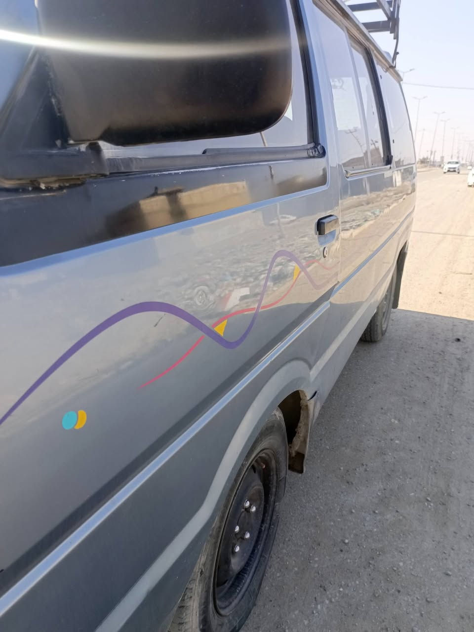 السلام عليكم باص نيسان 10راكب خصوصي رقم بغداد سنويه 28 مشروع وطني مصفره من الغرامات كيري ومحرك وتماتيك فيفتي 2000سياره جاهزه صدر امامي وخلفي جديد سنترلوك بوركله جديد سياره ناعمه بس صبح تطلع تخانه خفيفه وتروح  تراي وين ميعجبك سعر 38وبيهه مجال مكان بغداد الحسينيه راشديه تصال ***********
