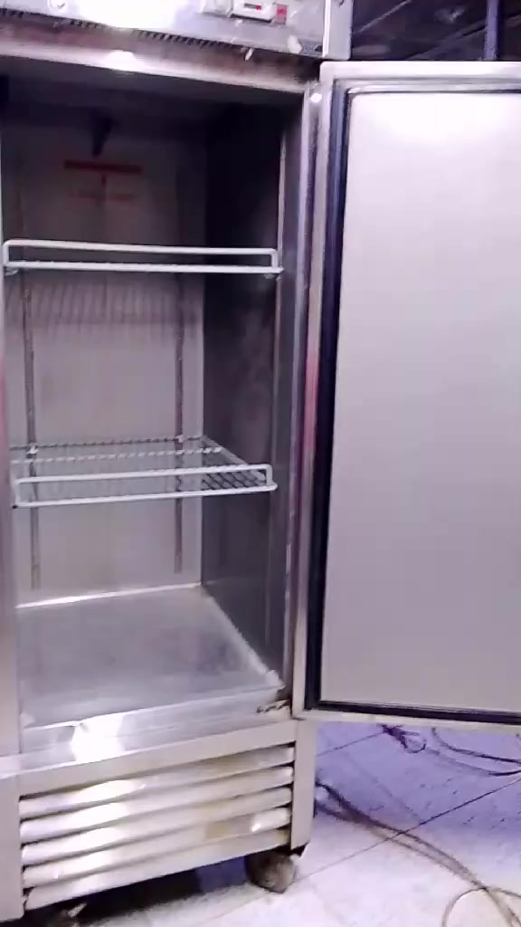 براد ينزل سالب ٣ تبريد
ارتفاع أكثر من مترين عرض ٦٥ نزال ٨٠
بغداد مكانة شراي خاص
متوفر براد تحضير  بيتزا وبراد مقبلات


**إذا كنت صاحب هذا الإعلان وتريد حذفه لأي سبب، رجاءا أرسل رسالة إلى الدعم الفني**