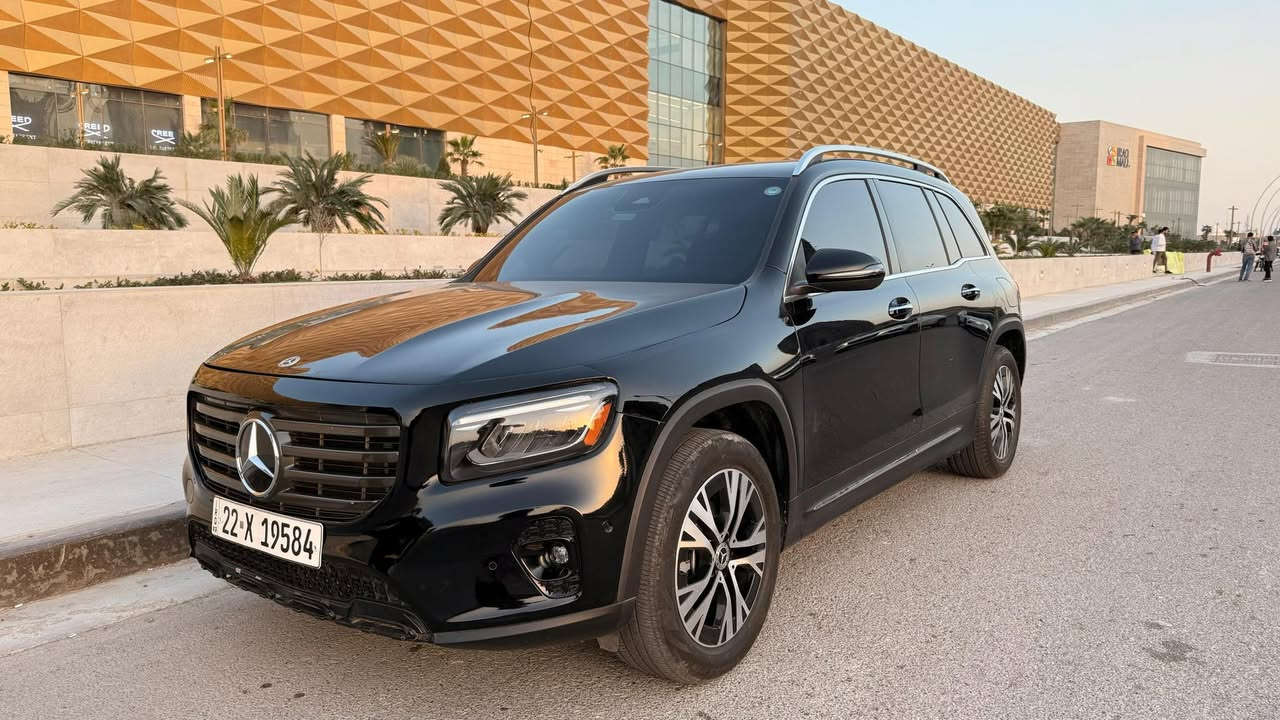 مارسيدس GLB250 موديل 2024
رقم شمالي ب اسمي
وارد امريكي حادث 
السياره مضلله وبيها موافقه من اربيل وبعدها صالحه 
مواصفاته 
انارة محيطيه
داخل جلد
لايت زينون 
حساس وكامره خلفيه
مري شفط
ارضيات صيفيه وشتويه 
7 راكب 
شاشه الداخليه وشاشه الاعطال الشكل الجديد
كراسي كهرباء بالكامل + مساج
بعد هواي مواصفاته
السياره حلوه وكاعده ومابيها اي نقص
مكان السياره بغداد شارع ابو غريب القديم مجمع الود 
سعرها ٣ شدات و٢٠ ورقه 
رقم هاتف 
***********
