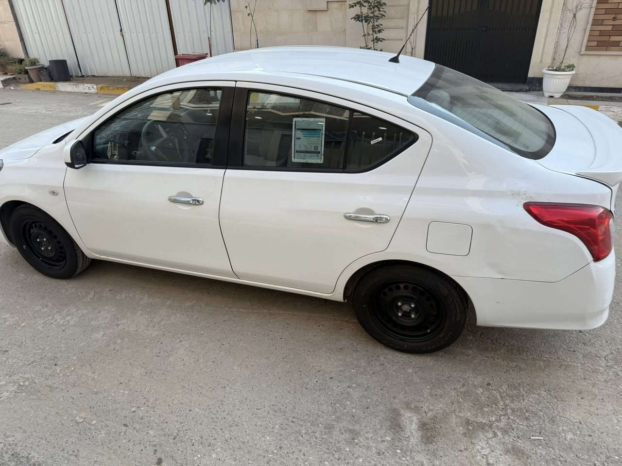 نيسان سني هندي موديل 2022 ربيل دولي هزه جديده كفاله عامه عده بارد ب جاملغ الخلفي بدون صبغ سعره 114 وبيهه مجال بصيط ***********
