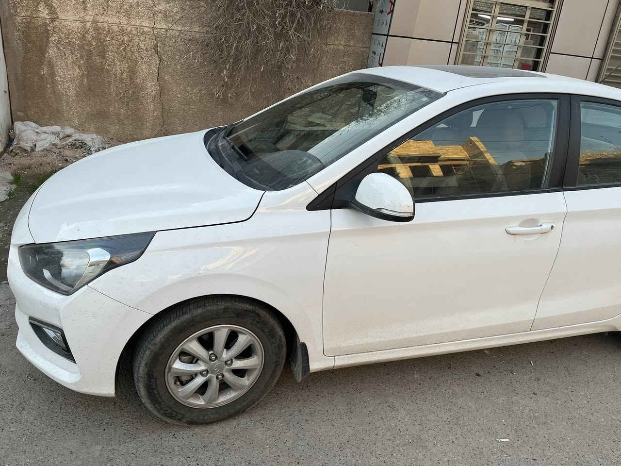 للبيع سيارة هونداي رينا موديل ٢٠٢٠ رقم انگليزي محرك ١٤٠٠ سلندر فتحة وكاميرا ماشية ٤٨ الف و ٥٥٠ كم حادثهة تعديل بالباب اليسرى ورصعة كلش صغيرة الباب الخلفية اليمنى وصبغ وتعديل بالجاملغ الأيمن وتعديل بسيط بالبنيد ورش بالبنيد على گد شبر للاستفسار الاتصال واتساب ***********
