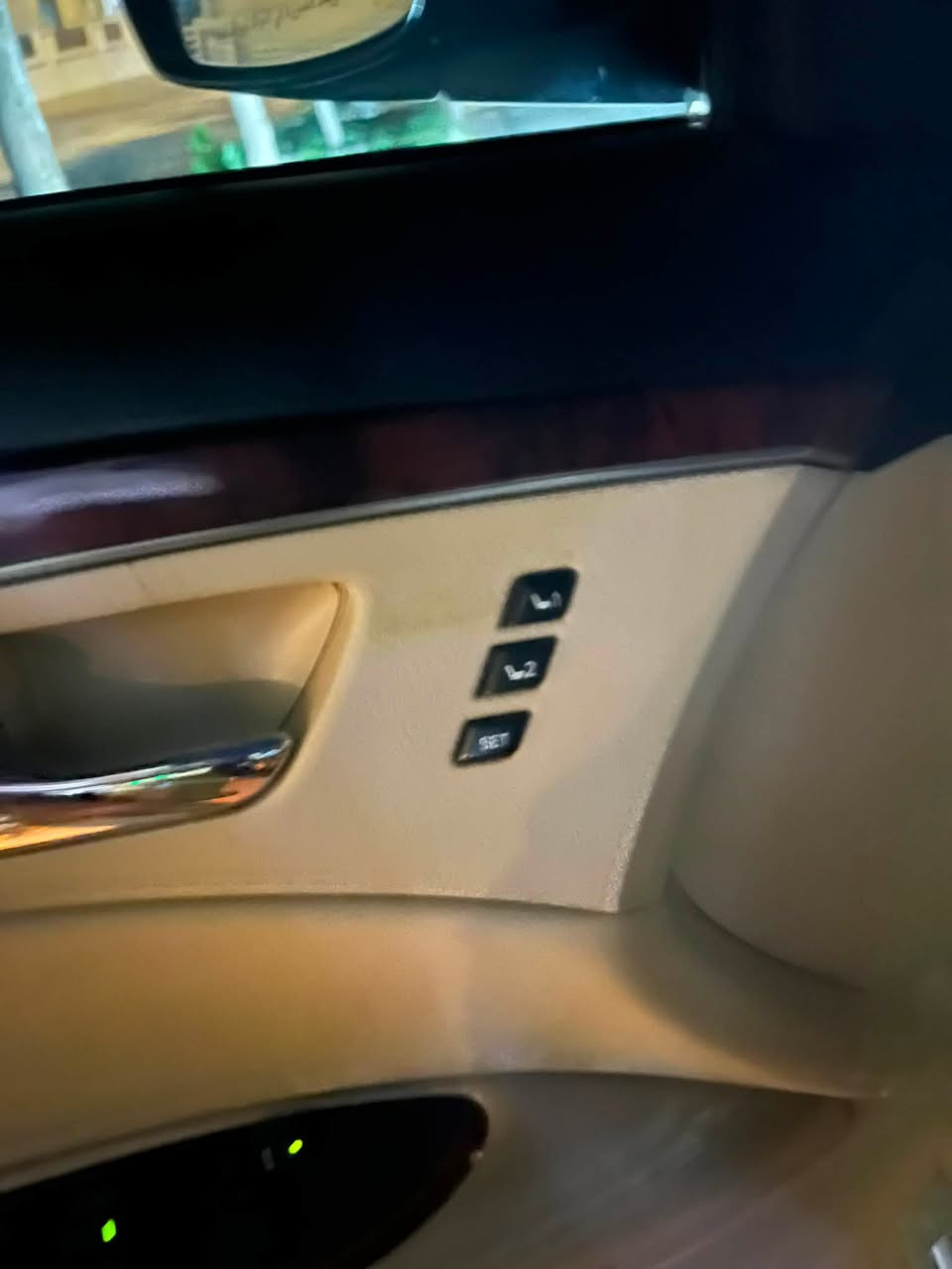 Toyota Avalon🔥🎌
وارد خليجي 2011مواصفات limited فول مواصفات كشنات جلد كهرباء تدفئه وتبريد وخزن 
سياره  بصمه وسلايت حساسات امامي خلفي وبرده خلفيه گير ومحرك كفاله 
🔴 ضررها جاملغ خلفي طرف السكن + قبق الصندوق مبدل بلاد  بدون دواخل سليمه🔴.
استفسار ☎️ 
***********
