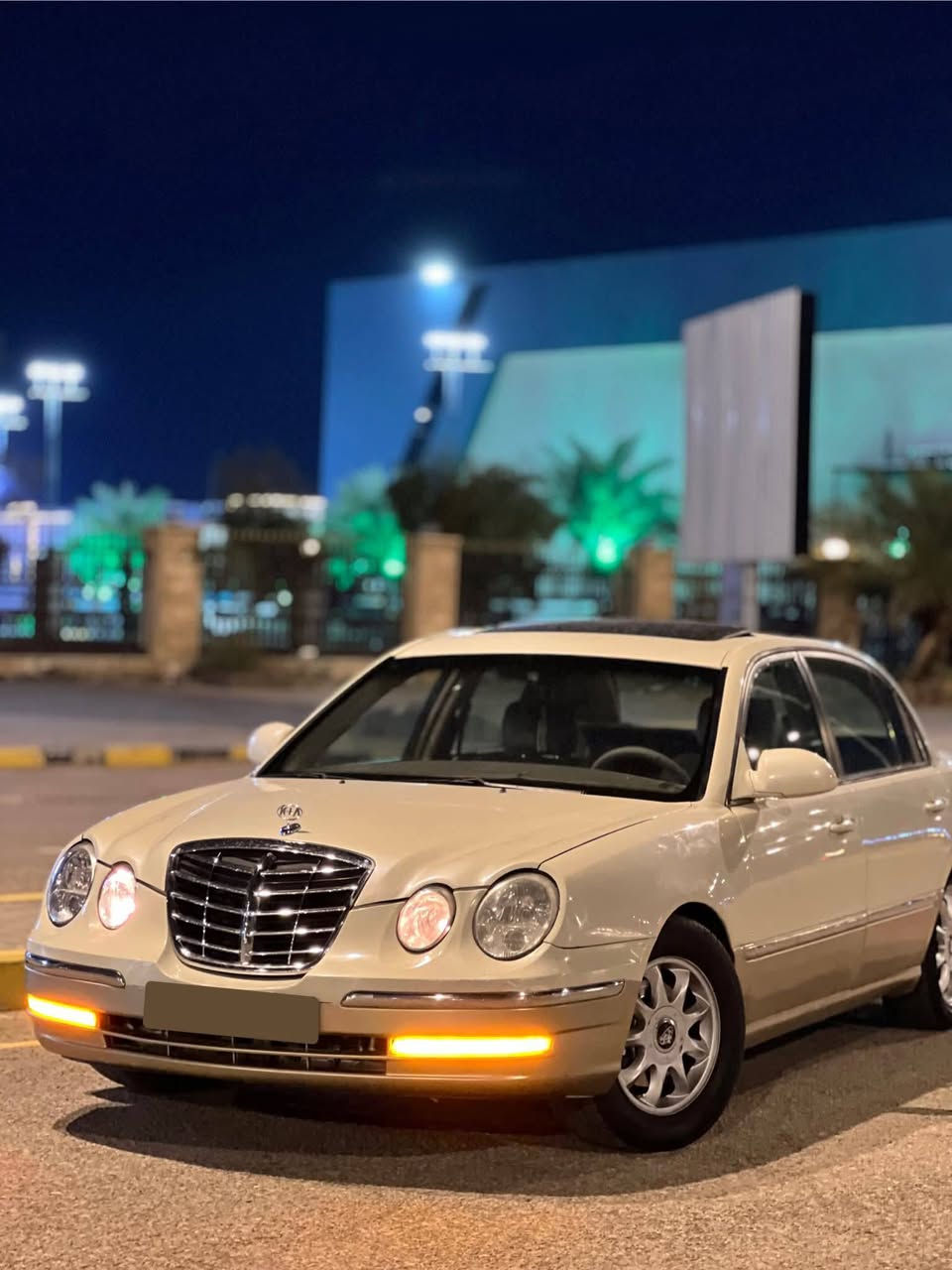 ‏كيا اوبيروس 2005
‏أعلى فئه فول مواصفات 
‏رقم بابل نكليزي سنويه 2029 بأسمي
‏.مواصفات السياره 
‏فتحه سقف/12ايرباك /كشنات كهرباء خزن ميموري
‏استيرن كهرباء /حساس خلفي /سستم صوت /
‏لايت عدسه كهرباء /اشاره لد /شاشه /كامره خلفيه 
‏تبريد قطعتين /مثبت سرعه /مساعد اجتياز/أربع جام كهرباء/حساس إطارات/دبل لايت عالي ناصي /مري كهرباء 
‏حداديه أمامي خلفي جديد 
‏محرك 6 سلندر 3.5كير ومحرك مكفولات 
‏سياره مال جناي جديده
‏_________________________
‏
‏الرقم /***********
‏الرقم/***********
‏
