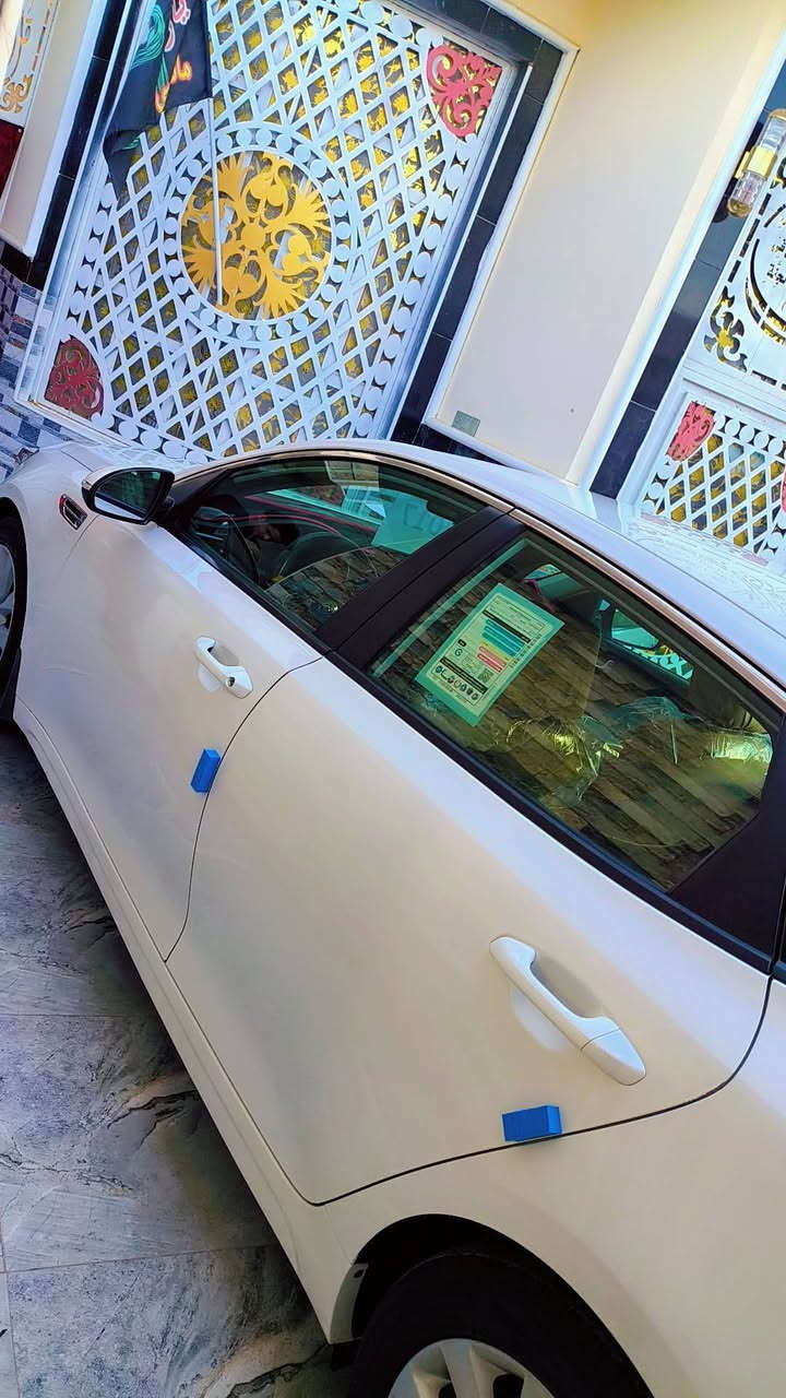 ⭕للبيع كيا اوبتما 2017خليجي رقم واسط  دولي تحويل مباشر
#كفاله عامة من الضربه والصبغ والبارد 
 السياره نضيفه على وضع الشركه
#ماشيه 160الف
 محركها المرغوب دوش 2000 مكفول
 گير 6نمر مكفول 
#السياره   دخول ذكي تحكم استيرن جيهتين نضام ECO  مثبت سرعه شفتات بالستيرن  كامره خلفيه شاشه كبيره  حداديه شركه اشاير ب المري
مري شفط حساس ماسحه  جام اوتو 
5ويل حجم 16 تدفئه تبريد قطعتين ثلج  تخم تاير جديد جرس تحذير سرعه سايد بريك رجل السياره استخدام شخصي
#السعر 168 قفل
#مكان_السياره_ذي قار-سوق الشيوخ ( *********** ✓.  )
