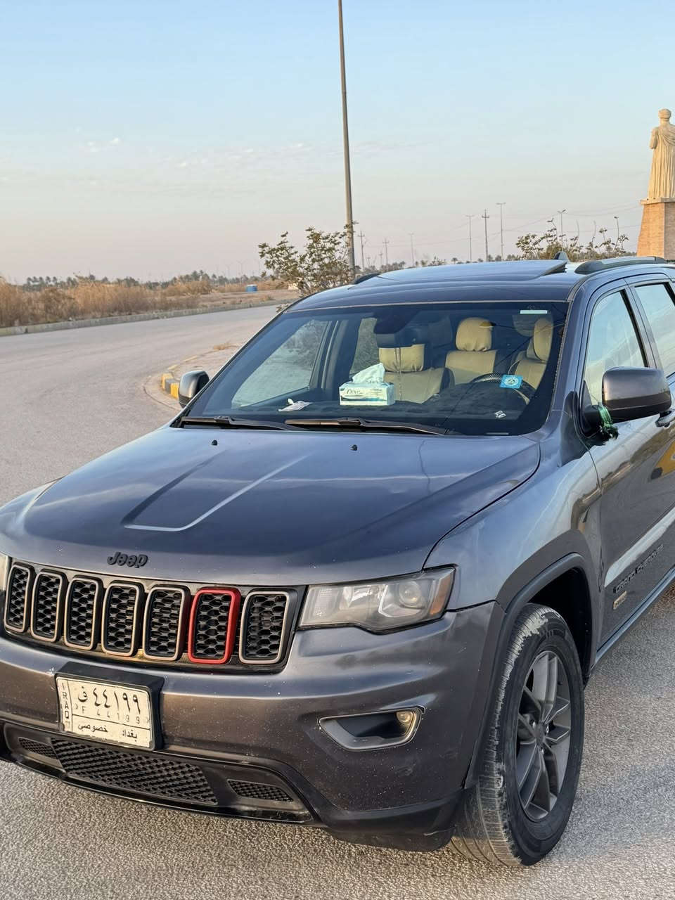 جيب كراند شيروكي العلامة الذهبية.
الموديل :2016 . (أمريكي )

المحرك : . V6. 3.6L . 

داخل اسود رقم بغداد بأسمي تحويل مباشر  

ماشية :91mi 

❌السيارة ضرر بنيد مبدل فقط + جاملغ الصدر صبغ وشويه من الباب الصدر  شبر او اقل  توحيد لون بدون ايرباك 

المواصفات :

بصمة ودخول ذكي وترحيب 

فتحة سقف سلايت 

ثلاثة أنظمة قيادة 

نظام ايكو 

ويل قياس 20 انج .

كير شفتر بالستيرن . 

كاميرا خلفية. 

شاشة كبيرة 10.1 أنج

المصابيح الأمامية زنون .

كشافات الضباب زنون .

تشغيل عن بعد .

الصندوق الخلفيي كهربائي .

مقعد السائق كهربائي .

المقاعد الأمامية تدفئة .

حساسات خلفية . 

بلوتوث تلفون . 

محدد سرعة . 

نظام التشغيل والإطفاء الاوتوماتيكي .

-

المكان / بابل .

للتواصل : ***********
