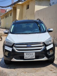 بە ناوی خوای گەورا ئەم سەیارەیە بۆ فرۆشتنە فۆرد ئیسکەیپ ۲۰۱۷ نیو مواسە...