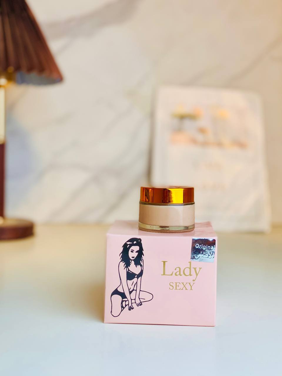 مخمرية للشعر والجـسم من ارض الخليج الاصلية 💯💯✔️

1.مخمرية ليدي 💋 
2.مخمرية قصه ✨

بعطر شوجري قوي لطيف
يخطفك من الوهلة الأولى، مُغري بشكل لا يُقاوم.
مليء بالحب والإثارة والدلع والأنوثة لأنه في تناغم مع الزهور والفواكه اللذيذة. ❤️

تلك الرائحة خليط من: 
الفراولة
التوت الاسود
الكرز الحامض
اليوسفي مع الليمون.
ثم تأخذك هذه الفواكه المنعشة لمزيج من 
الياسمين والفانيلا والبنفسج 
في رحلة مع أخشاب الكشمير والعنبر والمسك الهادئ.

لتحصلي على رائحة مُفعمة بالحيوية والتألق ثابتة لا تزول، 
فتلك المخمرية صُنعت خصيصًا لكِ

سعر القطعة 4الالف


**إذا كنت صاحب هذا الإعلان وتريد حذفه لأي سبب، رجاءا أرسل رسالة إلى الدعم الفني**