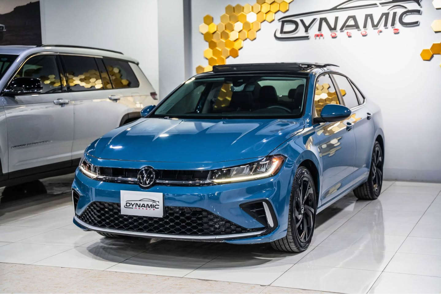 2025 VOLKSWAGEN JETTA SE🔵
لون جديد و تريند 2025🔥🔥🔥

موديل :2025
مواصفات : SE
محرك : 4 سلندر
وارد : امريكي
عداد : 2,500ميل
صبغ : ١ قطعة بدون داخل
ارباك : ستيرن بردة
رقم : ( موقط) ( كاتي)
ناونيشان هةولير جادةي حديد و خشب پيشنگاي دايناميك موتورز
بو زانياري زياتر پةيوةندي بكةن بة وتس اب
*********** أربيل, العراق
