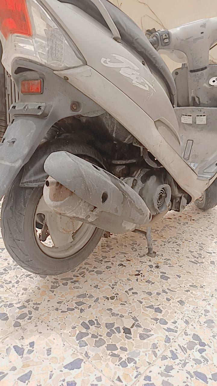 السلام وعليكم دراجه ماكس قجمه حاويه مامفتوحه مستخدمه شهر واحد سلف هندر كلشي شغال بيهه ***********
