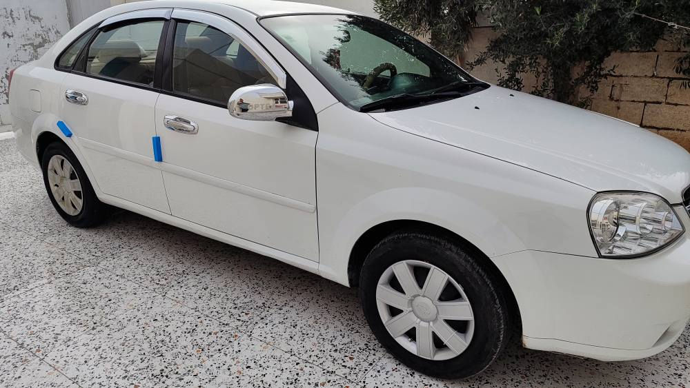 سلام عليكم للبيع سيارة اوبترا
رقم سليمانية  سنويه بسمي موديل 2010 جاهزة تدفئه تبريد تخم تايرات جديد حدادية دواخل نظيفة السيارة بيه صبغ 3  قطع   معروضة 80 وبيه مجال مكان سياره ديالى خانقين 
***********
*********** خناقين, ديالى
