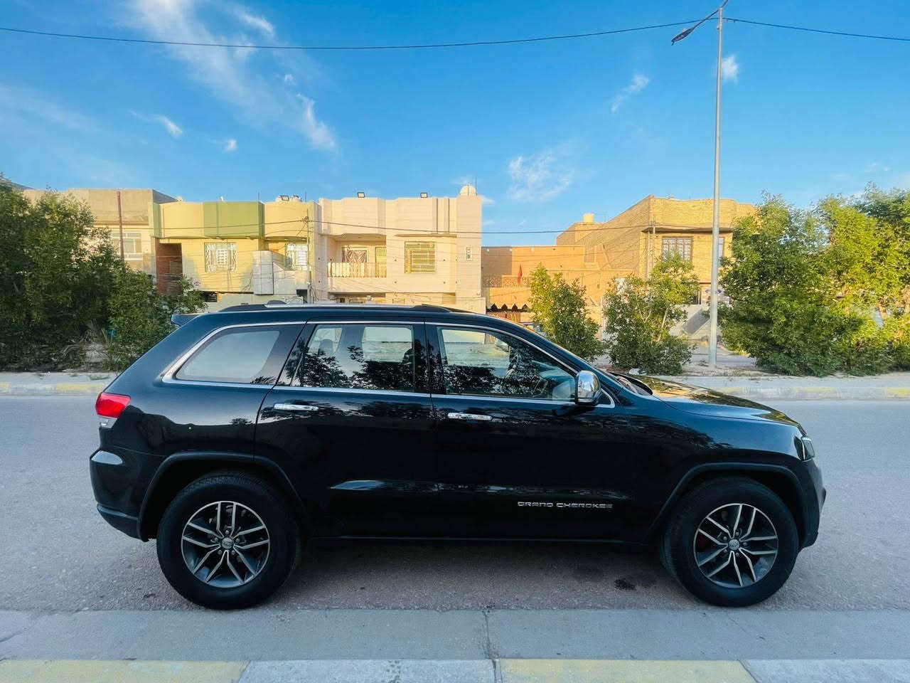 جيب 2014 رقم بغداد هزه وارقام جدد
وارد امريكي فول Lemetd
مكينه 6 سلندر 3.6
بصمه ابواب وتشغيل 
بنوراما 
شاشه كبيرة وكير طيارة
صندوق كهرباء
دمام خلفي 
كشنات جلد كهرباء وذاكره بالكشن
ستيرن كهرباء وشفتات ستيرن
تدفئه تبريد بالكشنات
اشاير بالمري ومري قلاب

حادثها بسيط موضح بالصور وسونار مرفق
السياره جديدة وجاهزه ماشيه 130
مكانها كربلاء
السعر 183
***********
