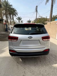 سورنتو 2017 خليجي 6 سلندر 7 راكب  بصمة تحكمات حساسات كشنات جلد تبريد 3...