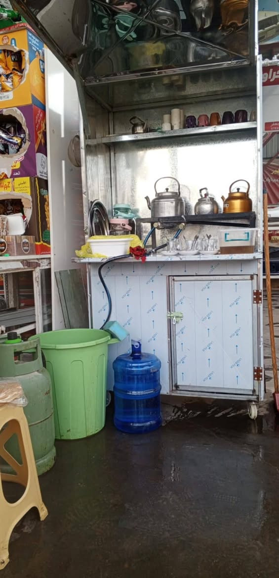 اسواق للبيع في حي الصناعي شغاله وكشك شاي سبب البيع عدم التفرغ السعر مناسب ***********
