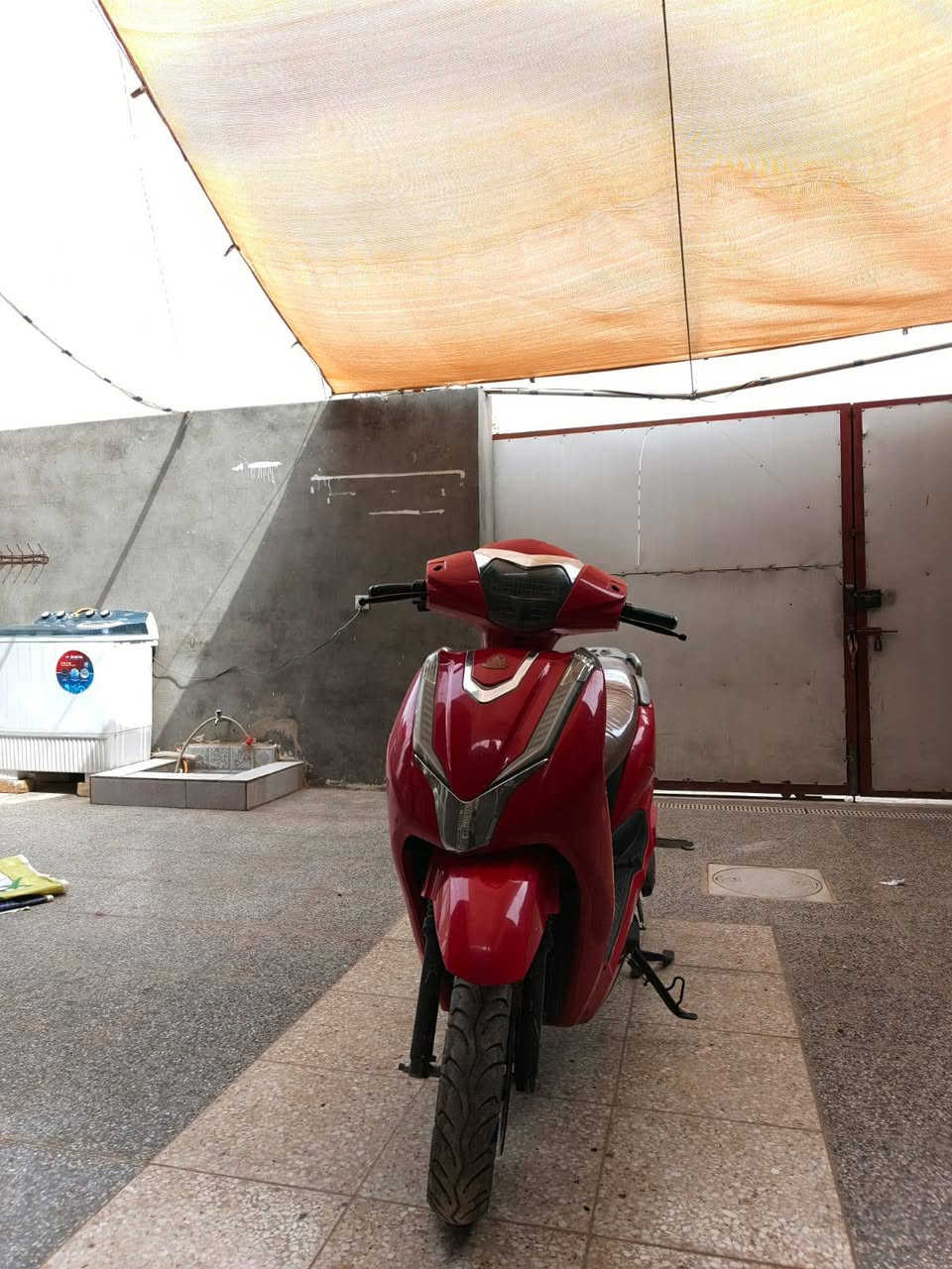 سلام عليكم دراجه شحن للبيع مابيها اي مشاكل وبيها رجوع للخلف 32 امبير و 6 بطاريات بلادي مابيها اي مشاكل واستخدامها تطول هواي..
السعر 800 وبيها مجال.. 

للتواصل ***********واتساب واتصال
