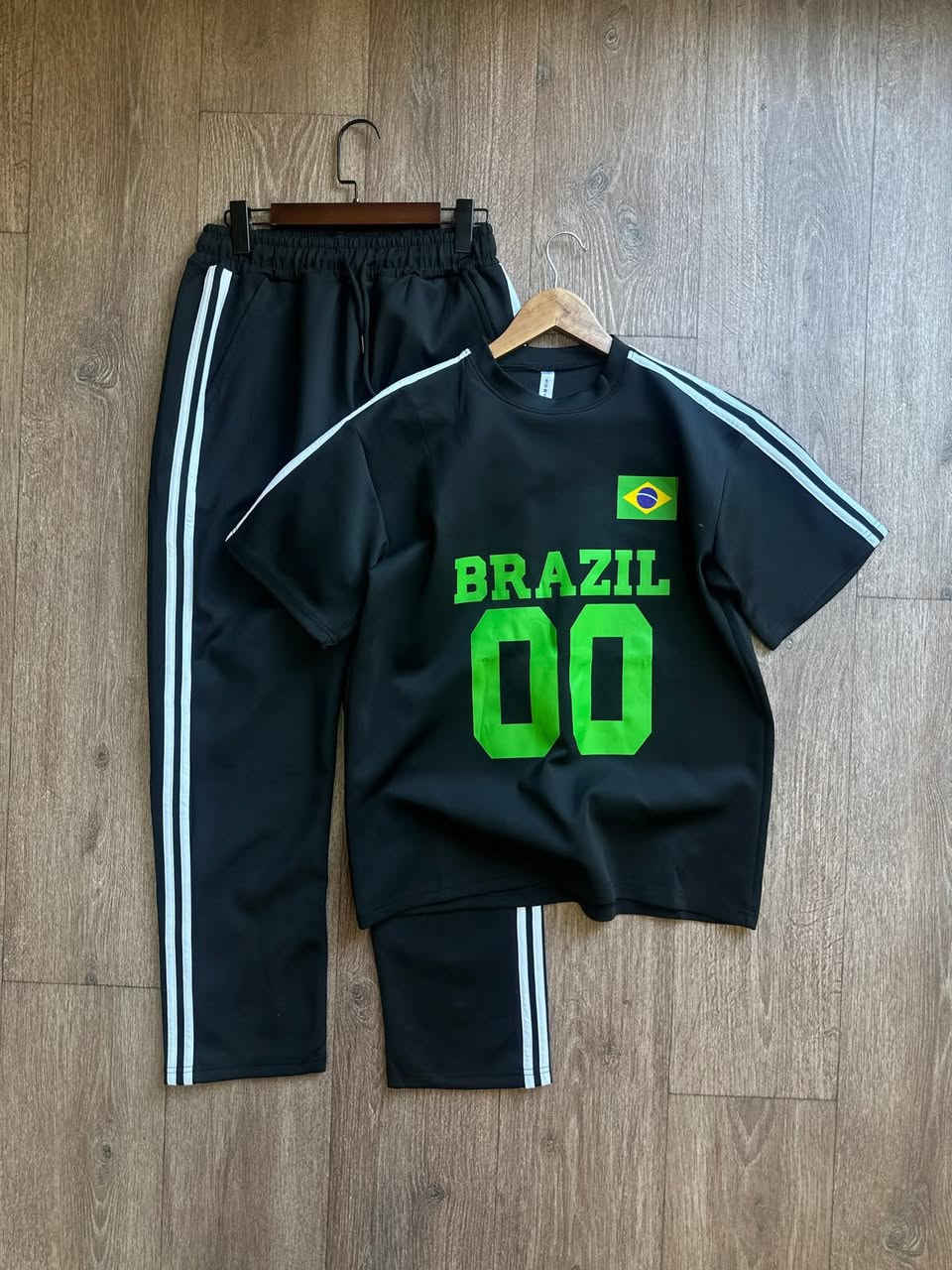 تراك منتخبات صيني درزن12 قطعه ب٢٦٤ الف
قياسات S ,M ,L ,XL ,XXL
 
فحص امام المندوب ✅.


**إذا كنت صاحب هذا الإعلان وتريد حذفه لأي سبب، رجاءا أرسل رسالة إلى الدعم الفني**