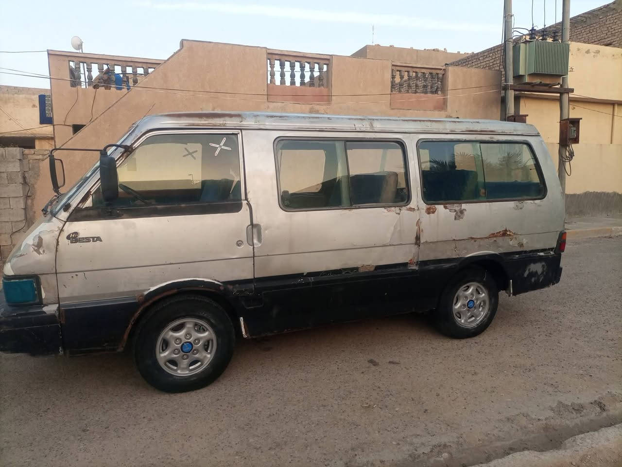 السلام عليكم سيارة كيا بستا للبيع سيارة بلادية العنوان ديالى السعر 17 وبيها مجال للاستفسار الاتصال ع الرقم 
*********** غير متواجد عالفيس
