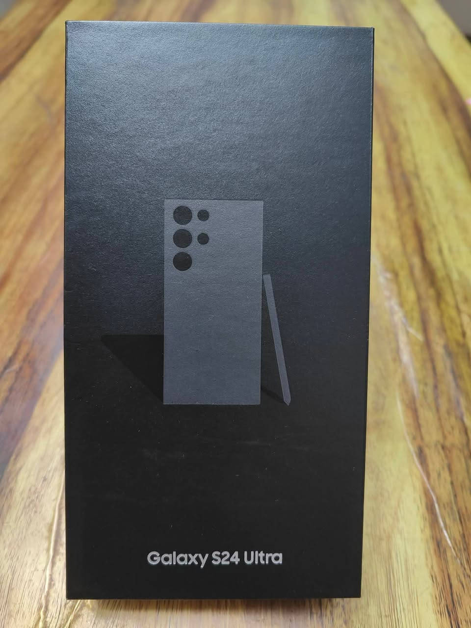 اس 24 الترا أمريكي ذاكرة 256 لون اسود 
اخو الجديد كامل ملحقات 
يشغل شريحة عادية وشريحة الكترونية 
سعر 900 نهايته بدون مراوس 
***********
