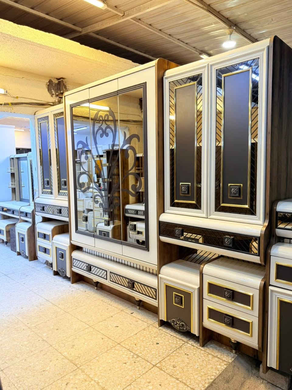 @إشارة غرفة تركيه ماركه مودرن الاصلي نضافته 90💯فخمه اصليه للحجز والاستفسار واتساب
***********
