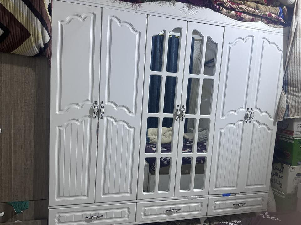 غرفه تركي خمس قطع سعره 400 ومجمده 14 قدم سعره 175 و ثلاجه 24 قدم سعره 175 بيهم محال قليل عنوان كربلاء حي فارس 

‭***********
