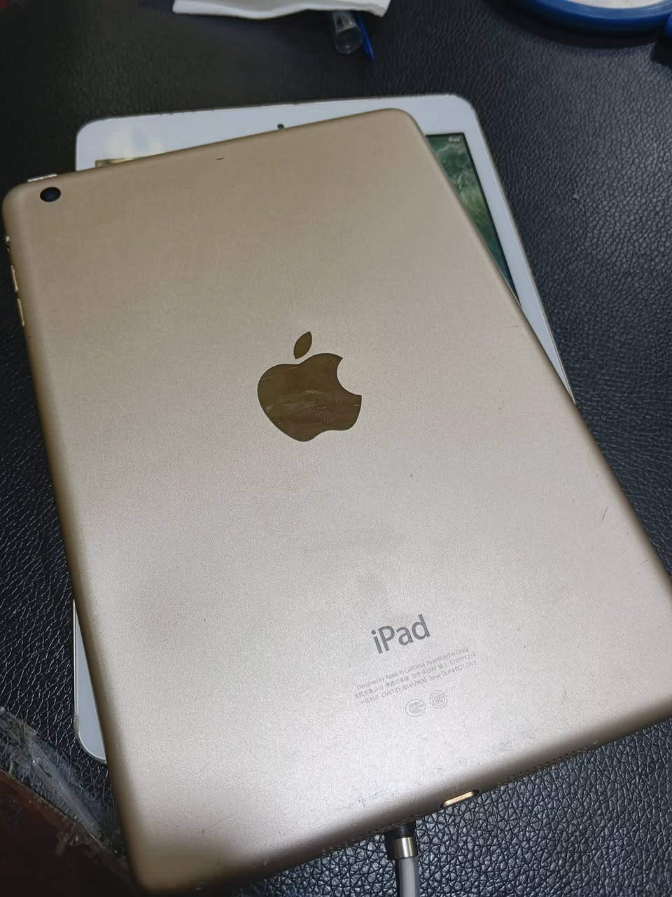 للبيع ايباد مني ٣ بصمه ذاكره ١٦
***********
 ***********
