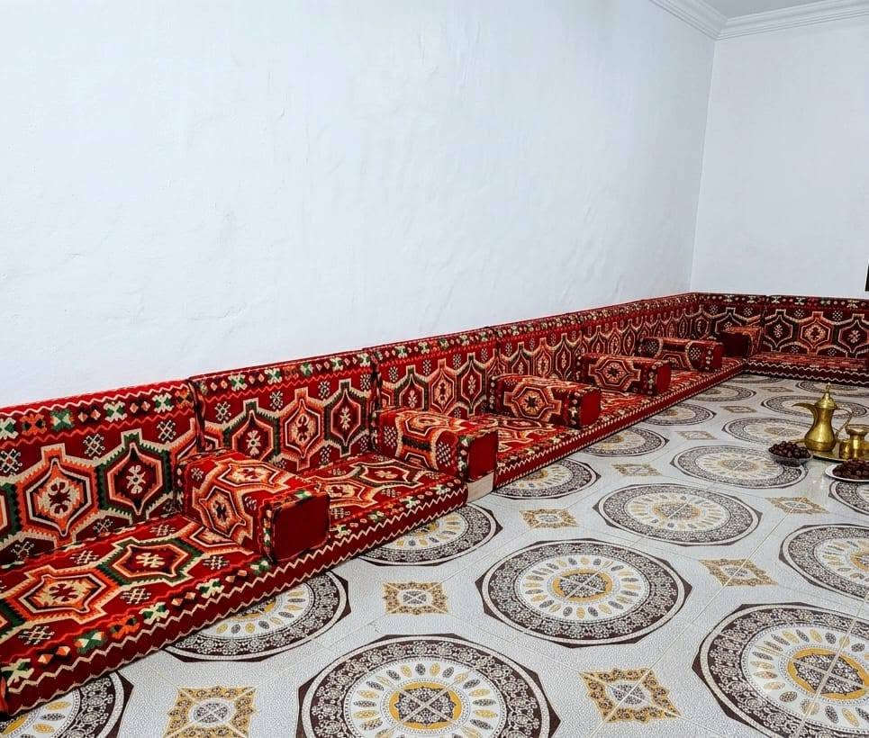 جلسة عربية ضغط عالي بدوية أو رمضانية تجي وجهين
 كل دوشك مترين تريده ديوان كامل تصير 12متر
 تريد مفرد مترين تجي دوشك مع تكية مع مسند ضهر 2 
 ( بسعر 50 الف )

*********** / العنوان سوق الشيوخ

