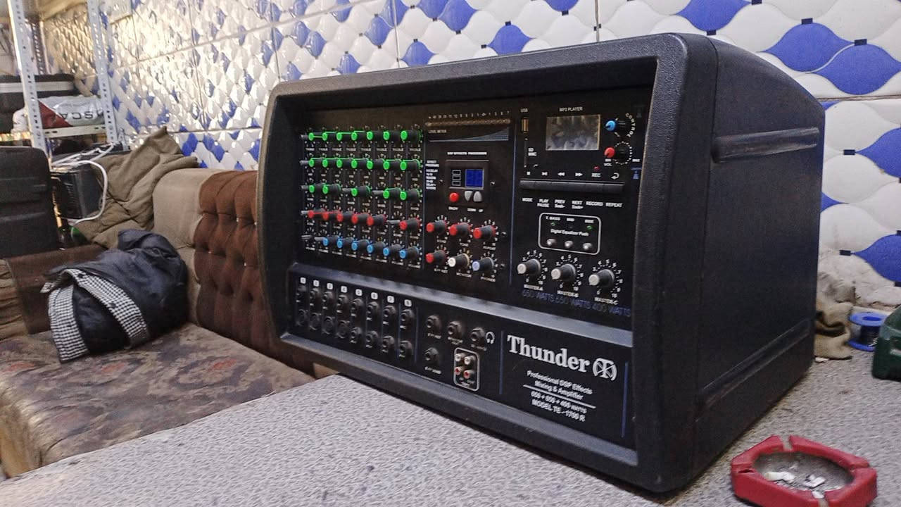 تندر 1700 مع زوج سماعات 15 انج السعر مليون وميتين *********** بغداد مدينه الصدر الاورفلي مكفول من التصليح
