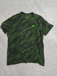 نايك • لارج • ملابس