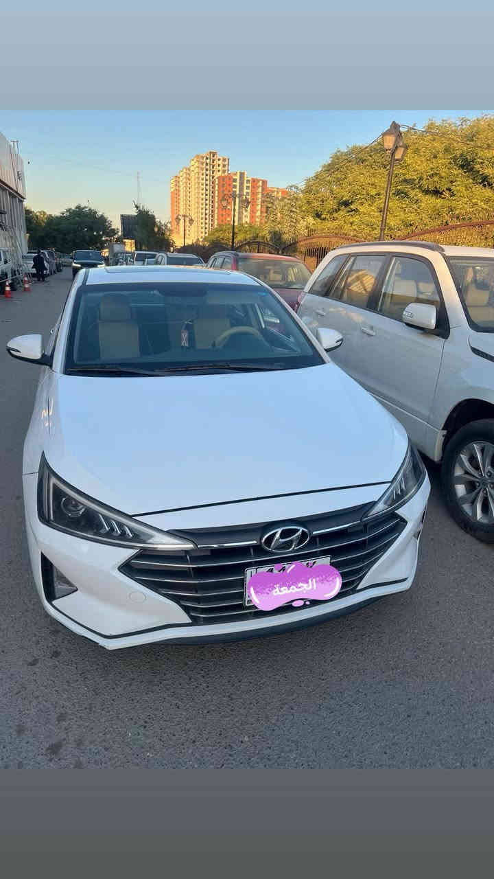 سلام عليكم 
النتره 2020
خليجي فول مواصفات 
رقم الجديد سنويه جديده هزه جديده نافذه لسنه 2030
مكفوله من الصبغ السياره 
يوجد بارد قليل جداً
السعر 173
العنوان بغداد غزاليه
***********
