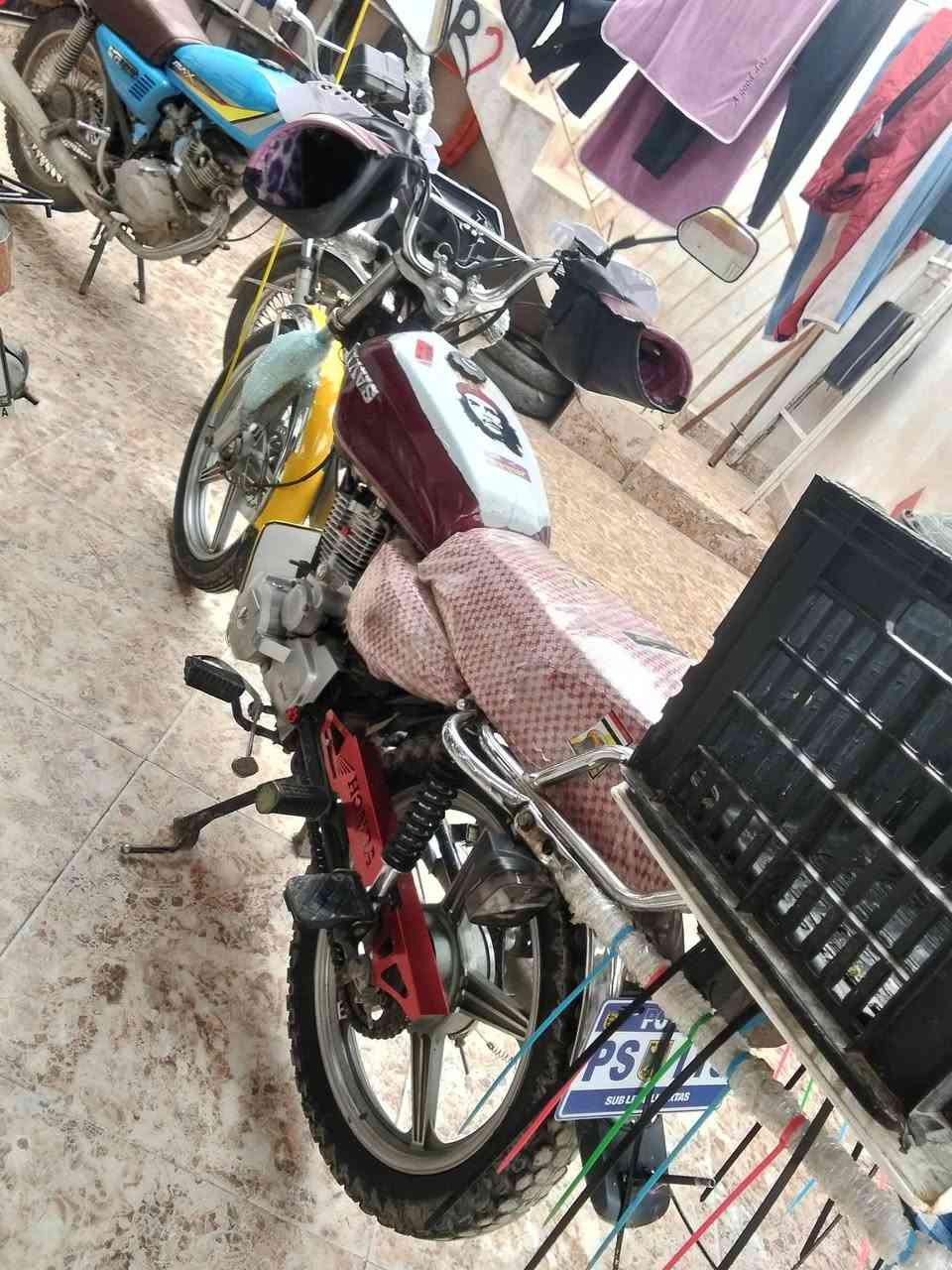 السلام عليكم تراجع للبيع كل عيب ما يبي محرك مو مفتوح شرط محرك سافين سعر 450 بمجال رقمن***********
