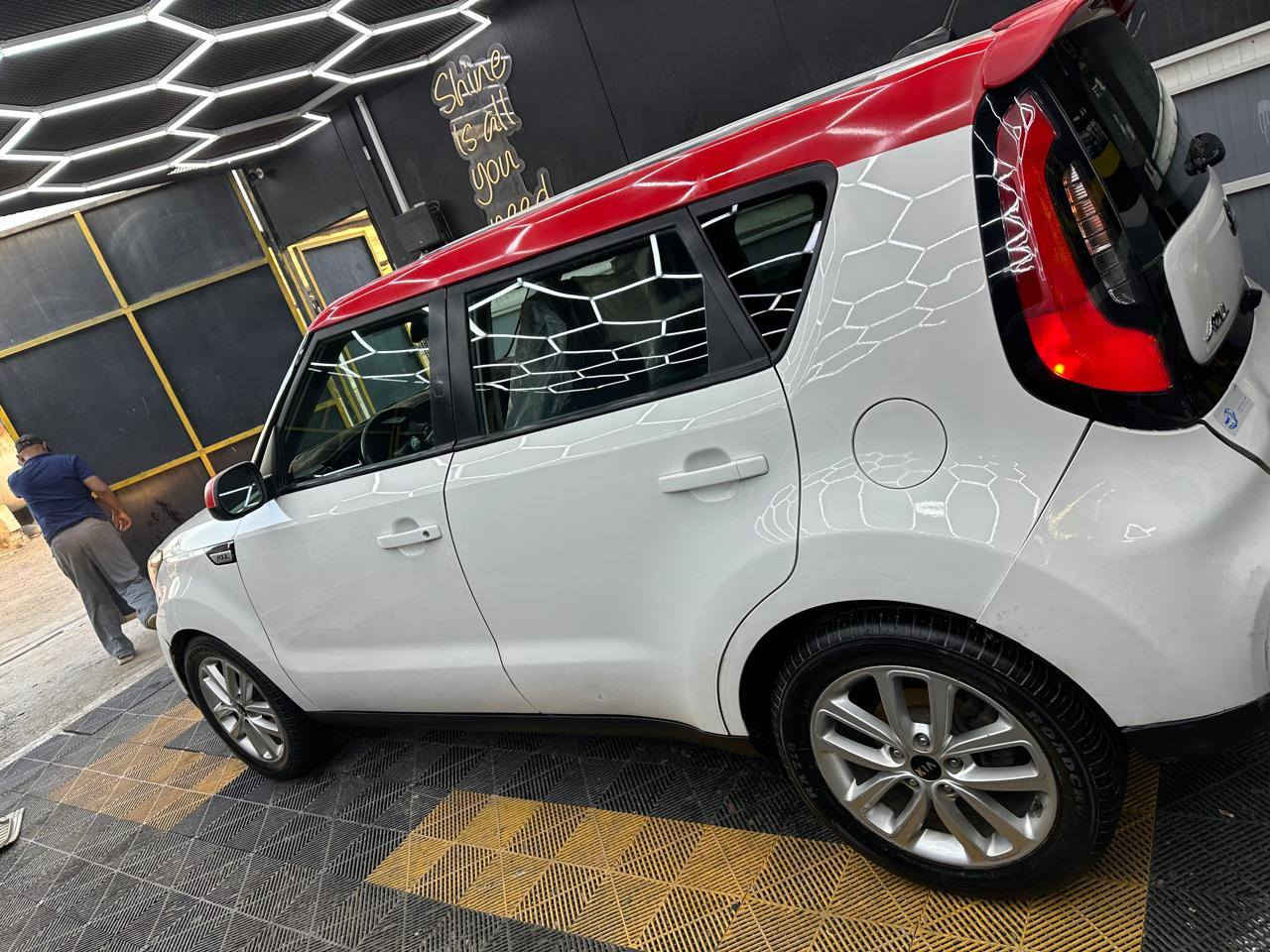 سول امريكي
موديل:19
مكينه:2000.. جي دي
فول مواضفات ثلاث انضمه 
 حادث صفح بابين وجاملغ االمامي 
ابسمي مشروع وطني
بغداد مدينه الصدر
مكفوله كير ومكينه وتبريد سياره خير من الله
تفاصيل اكثر خاص او تصال سعر 130$
***********
