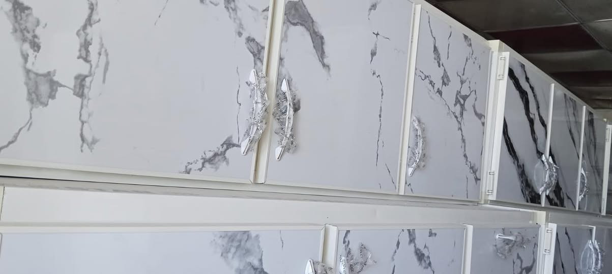 السلام عليكم كاونتر ٣قطع وقطعتين شغل جيد الداخل مبطن خشب السنك مرمر يتوفر جميع الالوان يوجد توصيل وشد داخل كربلاء فقط للااستفسار مرسالت الصفحه او ع الارقام ***********
