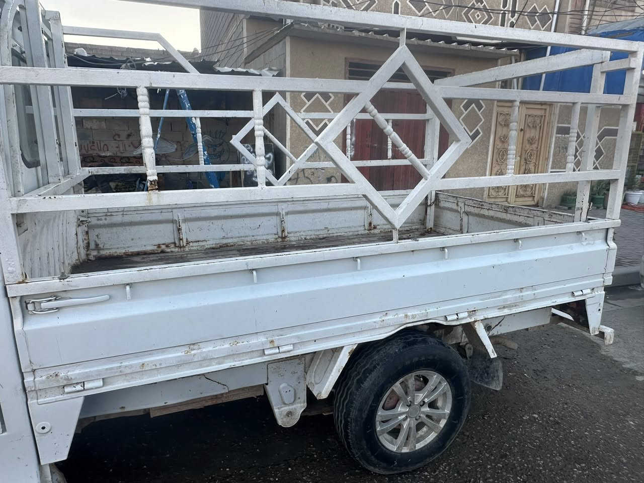 موديل ١٣ محرك جديد كير نظيف حداديه جديده تخم تاير رقم نكليزي بابل شاصي مابيه خياس
سعر ٢٧ وبيه مجال 
مكان كربلاء 
***********
