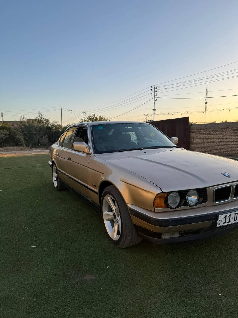 السلام عليكم سياره بي ام موديل 91ضيفه أحله من الصور525/ناصريه مركز ***********بي واتساب السعر45
