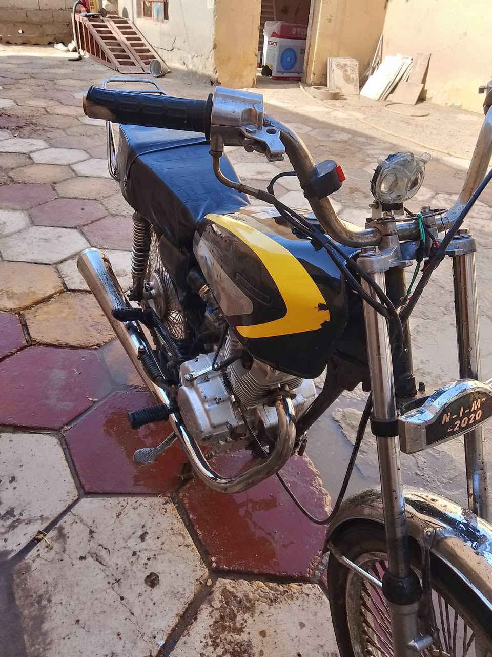 سلام عليكم دراجه للبيع كلك ما مفتوحه دراجه شلعه سعر 400مجال مكاني ناصريه سيد خيل رقم واتس ***********
