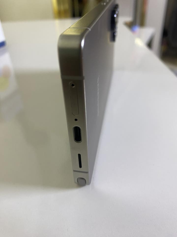 السلام عليكم 
جهاز ألترا S25 
جديد ومكفول من كلشي لاشخط ولا شي استخدام كلش قليل 
ذاكره 256 
الون ذهبي 
غراضه وباكيت كله كامل مال شركه 
معروض بمليون و100 
اي استفسار اتصل *********** 
مكاني بابل
