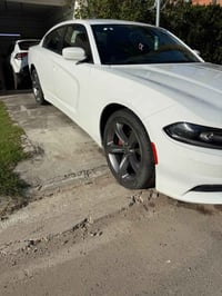 جارجر كندي موديل ٢٠١٥ مكفوله من الحادث والصبغ والبارد محرك ٦ سلندر ٣٦٠...