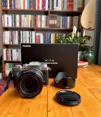 للبيع كاميرا فوجي x_t4  مع عدسة فوجي 16_ 80  + بطارية الاصلية + باكيته...