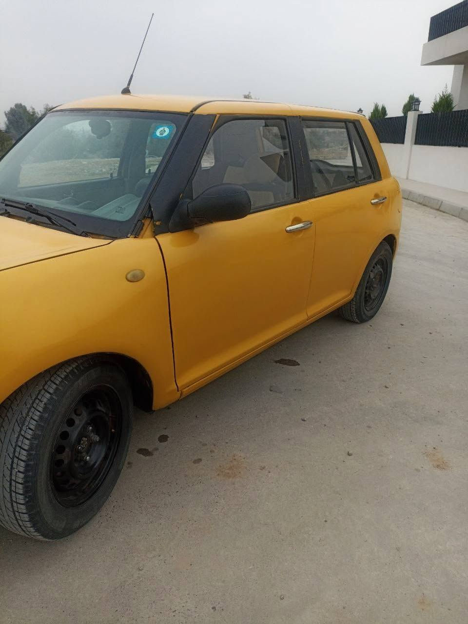 ليفان موديل 2012 تكسي رقم بغداد محرك وكير  شرط 4 تايرات جدد مصبوغة صبغ  للجمالية  هزه جديد
الكهربائيات كلها شغالة شرط الوكالة والتحويل والرقم الدولي وشرط الهيئة والاغرامات السيارة بالواقع احلا لاجلخ لارصعة وكشي بيها شغال السعر 27 وبي مجال بسيط 
للاستفسار *********** الموصل حي المثنى
