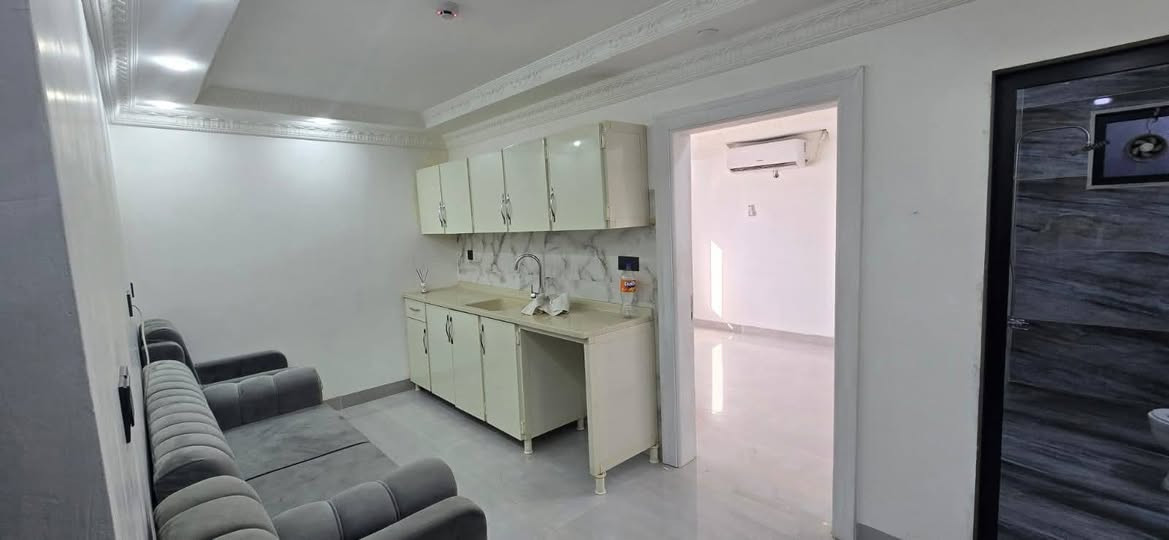 شقه للايجار في #هه_وليرى_نوى او  #اربيل_جديده 
غرفه وصاله.   زيروو     سعر مناسب جدا  (250الف )
مطبخ كامل.. كونتر . سبلت .  مرشح . بردات طباخ 
للإستفسار يرجي الاتصال بنا  
***********
***********
