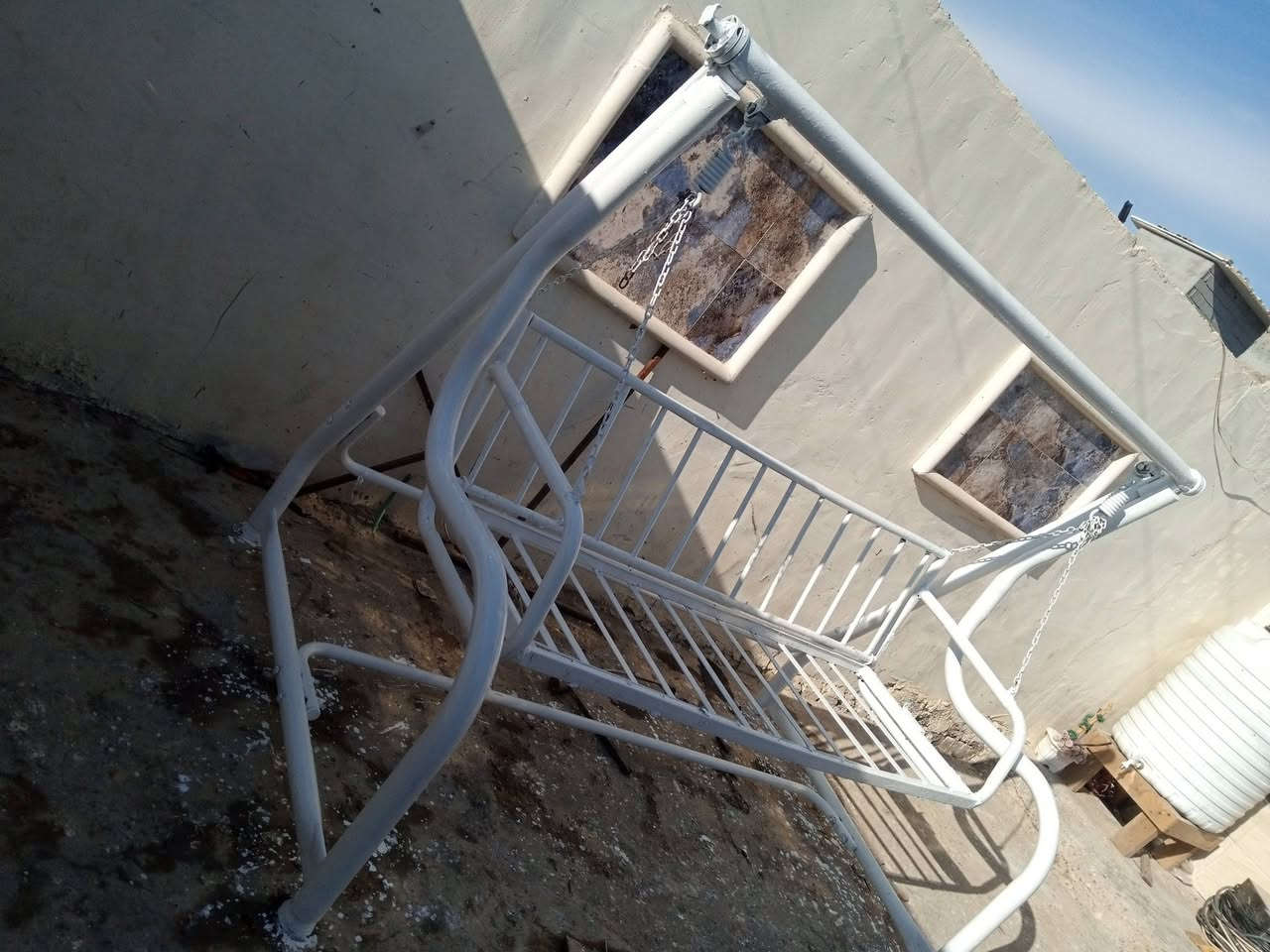 مرجوحه للبيع العرض مترتين الرتفاع 175 الكرسي 180 الطول الستفسار على رقم ***********.  ***********. السعر 100
